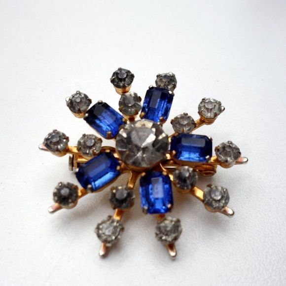 Vintage Aurora Borealis Rhinestones Broach - Picture 4 of 7